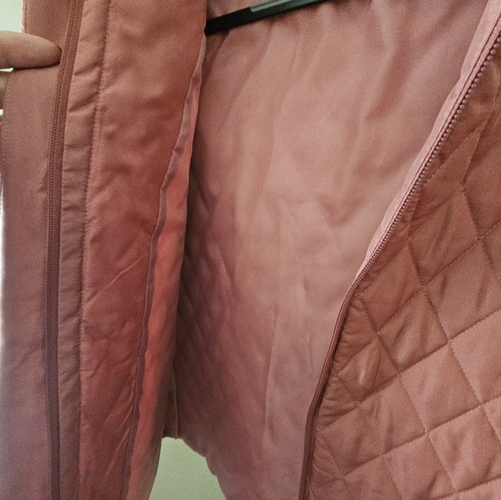 Chic Quilted Rose Jacket - Picture 4 of 5